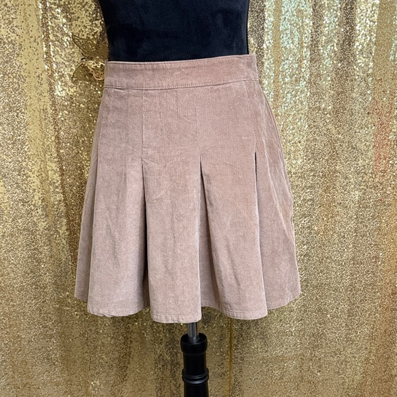 Hollister Dresses & Skirts - Hollister High Rise Corduroy Pleated Mini Skirt in tan